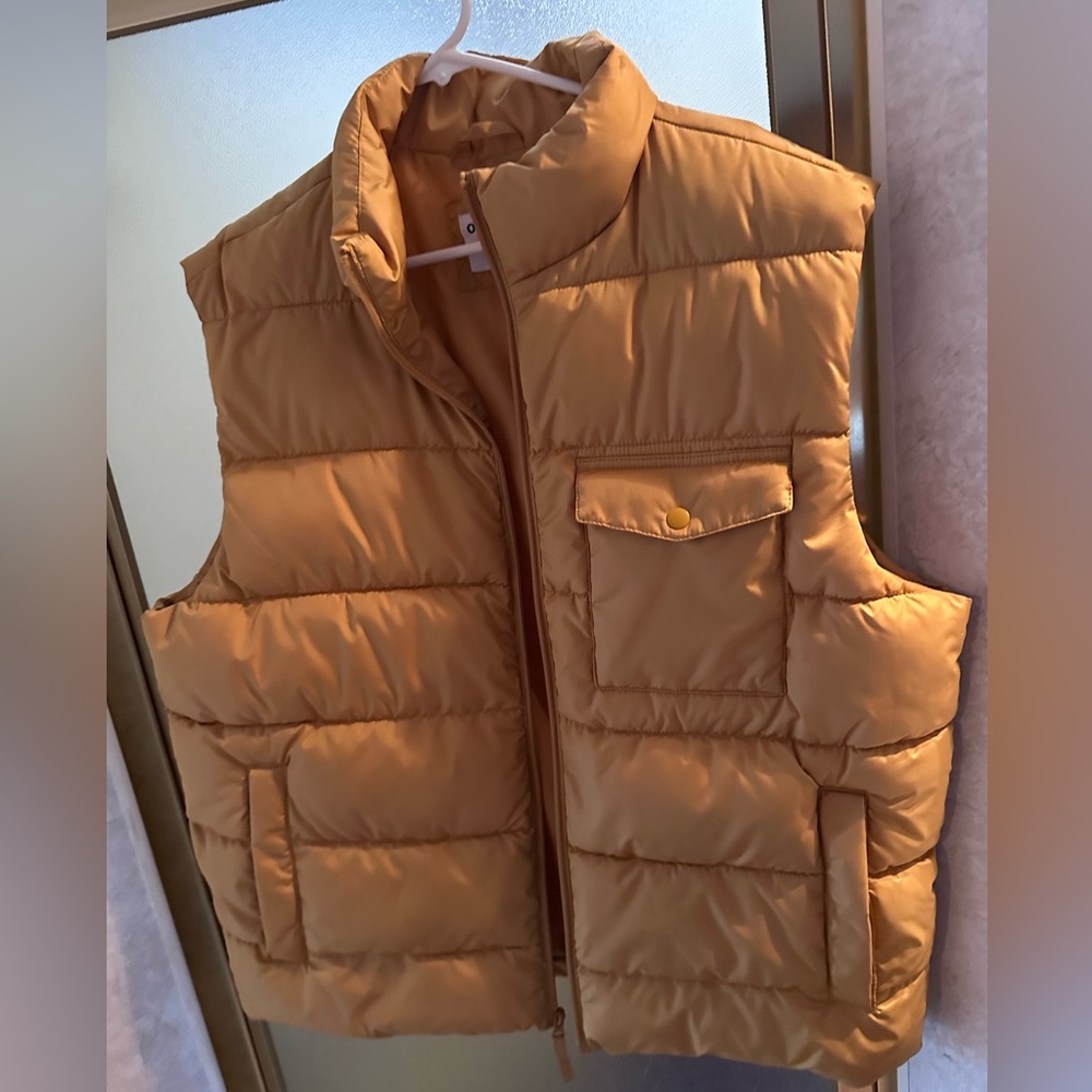 Old Navy Mustard Yellow Puffer Vest, Men’s XL